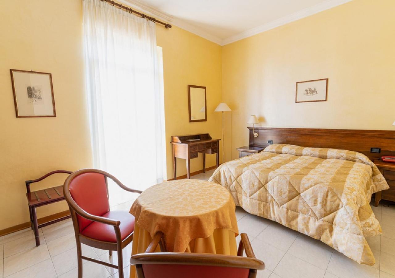 Hotel Villa Delle Rose Oristano Exteriör bild