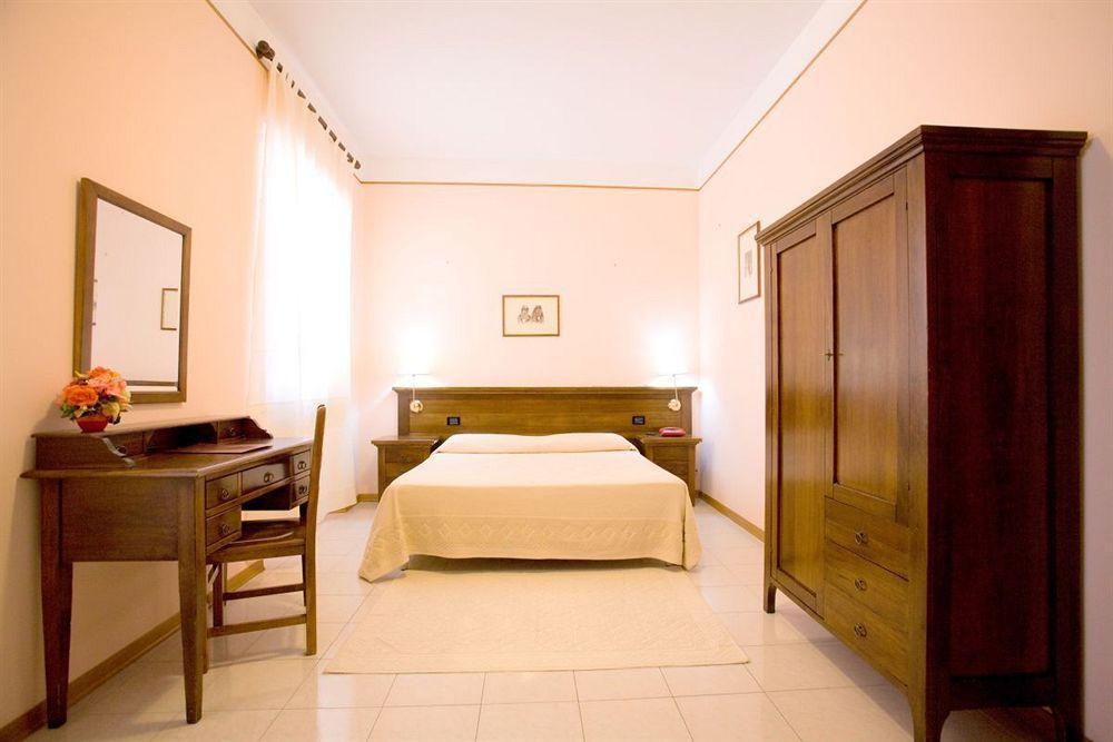 Hotel Villa Delle Rose Oristano Exteriör bild